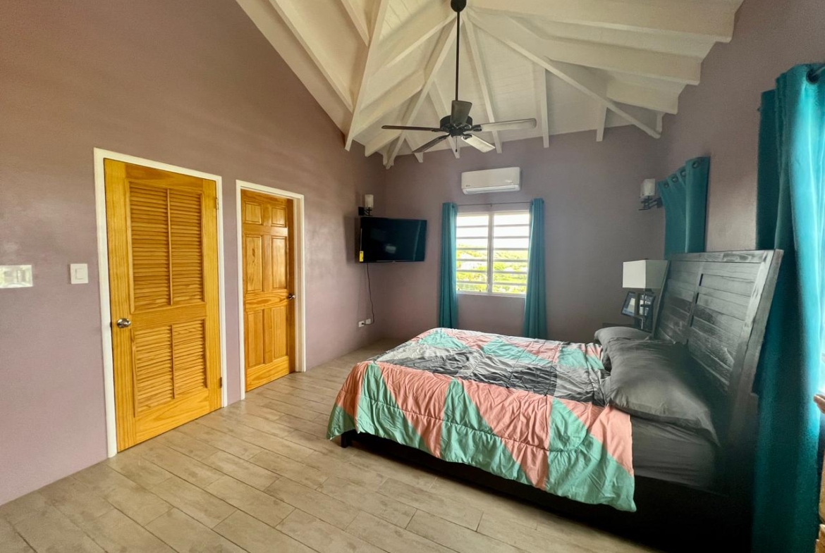 Home for Rent on 1,480 USD in Antigua