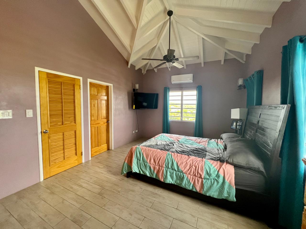 Home for Rent on 1,480 USD in Antigua