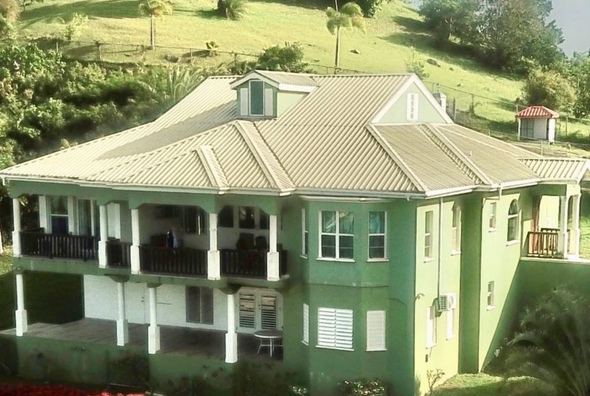 Exterior view of a charming rental property in Scotts Hill, Antigua