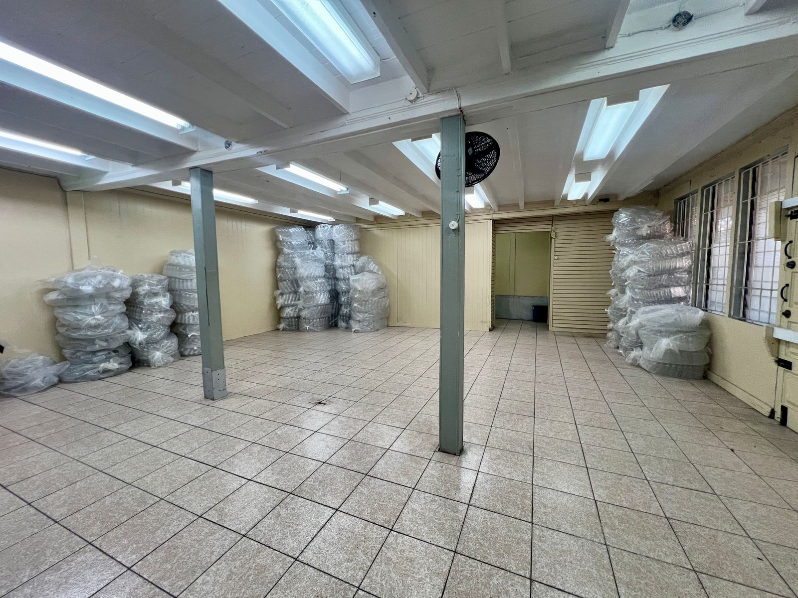 Spacious 875 sq. ft. commercial space available for rent in Antigua