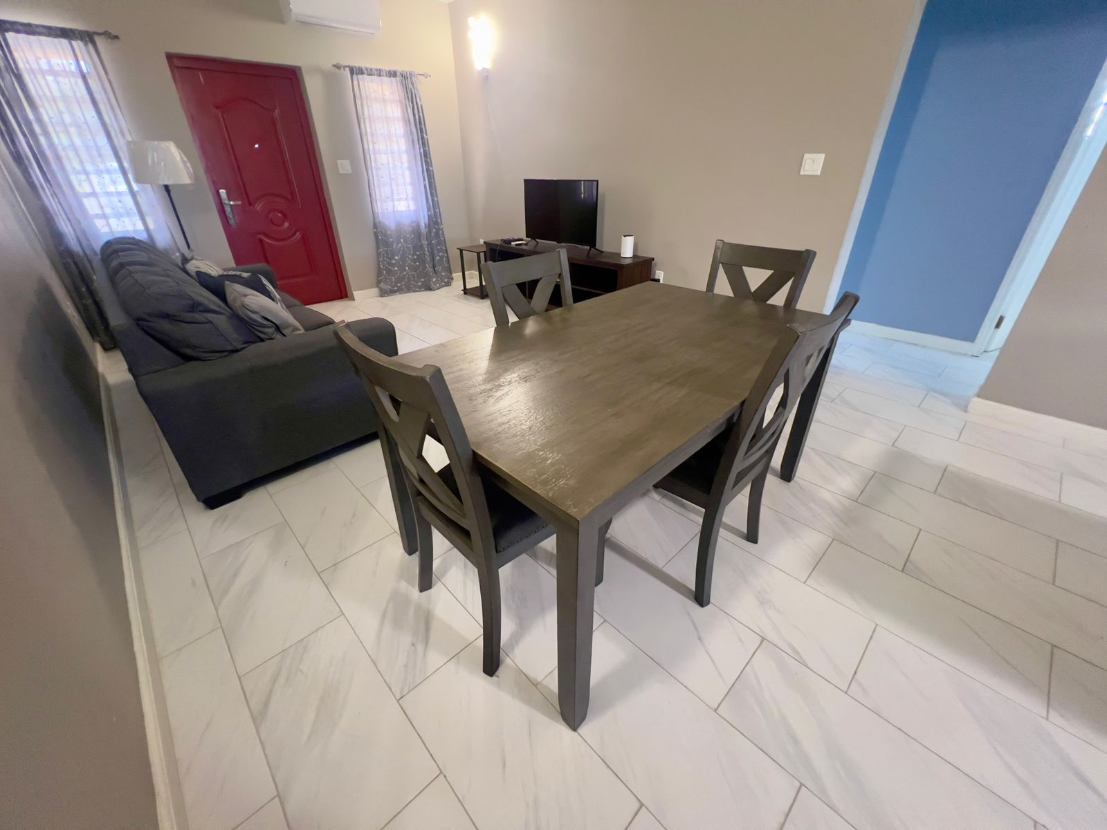 brand-new 2-bedroom, 2-bathroom apartment for Rent - Dining Area